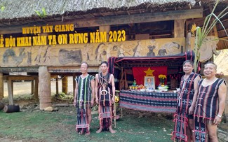 Kreis Tay Giang in Quang Nam verbindet die Entwicklung der Wälder mit dem Leben der Bewohner