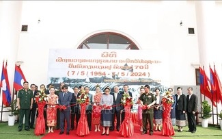 Fotoausstellung in Laos über den Dien-Bien-Phu-Sieg