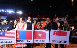 Vietnamesisches Tanzpaar beteiligt sich an Tanzsport-WM der WDSF in Deutschland