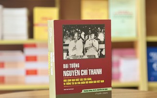 Ein Buch über große Verdienste von General Nguyen Chi Thanh