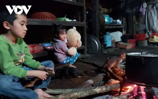 Adat Menyembah Dewa Dapur dari Warga Etnis Minoritas Tay