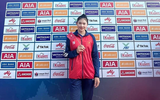 Pendayung Diep Thi Huong Merebut Medali Emas di Turnamen Canoeing Asia