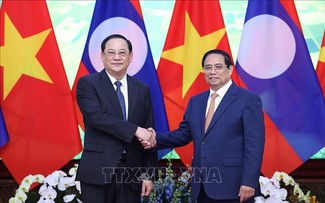  PM Vietnam, Pham Minh Chinh Menerima PM Laos, Sonexay Siphandone