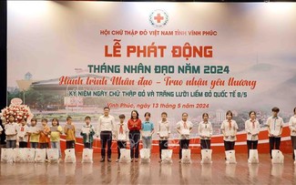 Provinsi Vinh Phuc Mencanangkan Bulan Kemanusiaan Tahun 2024 “Perjalanan Kemanusiaan – Serah Terima Kasih Sayang”