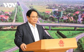 PM Pham Minh Chinh Memimpin Sidang ke-12 Badan Pengarah urusan Proyek-Proyek Nasional yang Penting dan Titik Berat Instansi Perhubungan dan Transportasi
