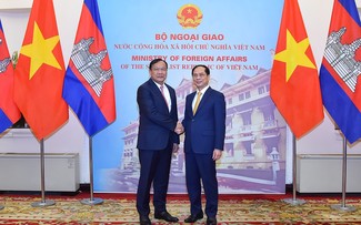 Việt Nam-Campuchia tăng cường hợp tác an ninh, quốc phòng, đẩy mạnh kết nối kinh tế