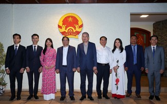 Thủ tướng Phạm Minh Chính thăm Đại sứ quán Việt Nam tại Brazil