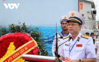 Tưởng niệm các anh hùng liệt sỹ và nhân dân hy sinh trong chiến thắng của Hải quân nhân dân Việt Nam