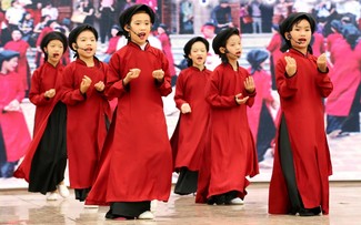 Locals keep world intangible heritage of Xoan singing alive