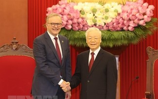 Party leader agrees on elevating Vietnam-Australia relations to new level