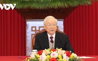 Party leader Nguyen Phu Trong congratulates CPP President Hunsen on Senate election 