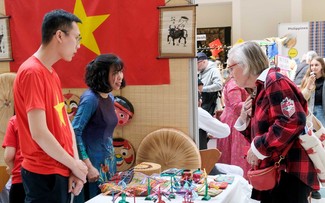 Vietnam embassy joins fair to support Danish children’s fund