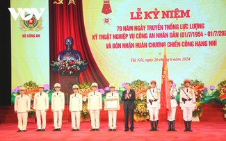 President presents Feat of Arms Order to People's Public Security Professional Technical Force