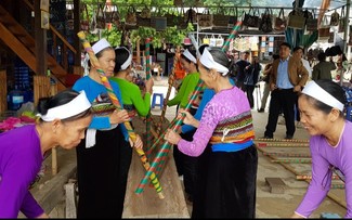 В селении Ньёт общины Нафон провинции Хоабинь развивают местный туризм