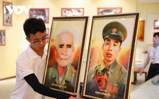 TEAM LEE – Группа, занимающаяся реставрацией фотографий героев народных вооруженных сил, сражавшихся в операции при Дьенбьенфу 