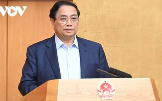 Премьер-министр Вьетнама Фам Минь Тинь председательствовал на июньском правительственном заседании по вопросам законотворчества 