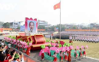 Trực tiếp -Lễ diễu binh, diễu hành kỷ niệm 70 năm Chiến thắng Điện Biên Phủ 