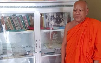 Tra Vinh monk wholehearted for the community 