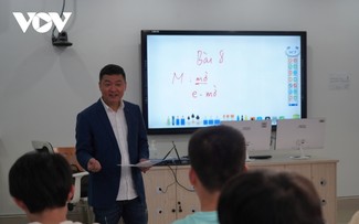 Vietnamese teacher and a desire to promote Vietnamese culture in China 