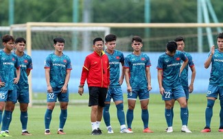 Vietnamese footballers head to Qatar for U23 Asian Cup