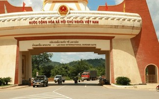Kim ngạch thương mại Việt Nam – Lào khởi sắc trong 7 tháng đầu năm