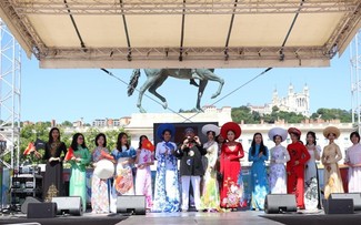 Quảng bá văn hóa Việt Nam tại Lễ hội Lyon ( Pháp)