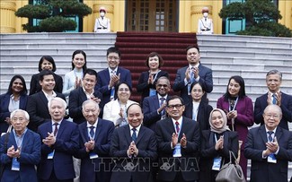 Chủ tịch nước Nguyễn Xuân Phúc tiếp đoàn đại biểu các nhà khoa học kinh tế ASEAN