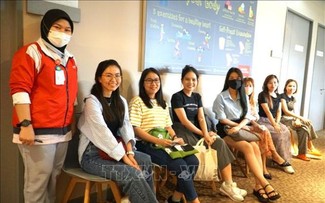 Doanh nghiệp Malaysia chăm lo sức khỏe cho cộng đồng người Việt Nam