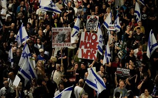 В Тель-Авиве митинговали десятки тысяч противников правительства Израиля