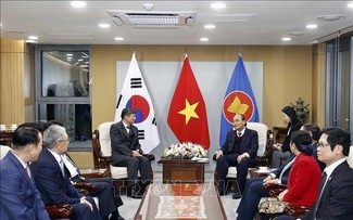 Líder vietnamita dialoga con representantes de organizaciones de amistad y cooperación de Corea del Sur
