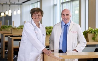 Katalin Karikó y Drew Weissman premiados con Nobel de Medicina por la vacuna de ARNm contra el covid-19