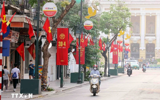 Dirigentes cubanos felicitan al pueblo y gobierno de Vietnam por 49 años de la reunificación nacional