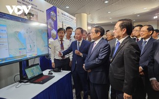 Dirigente vietnamita insiste en la importancia de impulsar el desarrollo de ciencia y tecnología