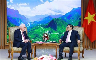 Premier vietnamita se reúne con profesor de la Universidad de Harvard