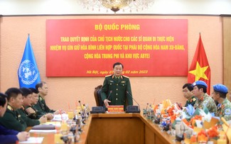 Sept officiers vietnamiens joindront les Casques bleus