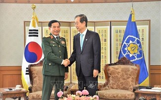 Han Duck-soo veut varier les liens de coopération avec le Vietnam