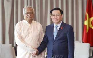 Vuong Dinh Huê reçoit les dirigeants de partis bangladais