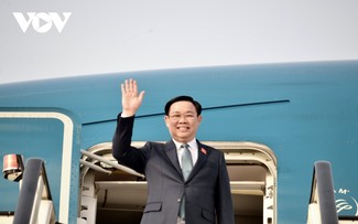 Vuong Dinh Huê débute sa visite en Bulgarie