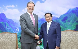 Pham Minh Chinh reçoit l’ambassadeur de France au Vietnam