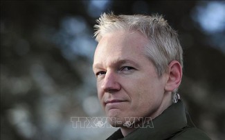 Julian Assange obtient le droit de contester son extradition