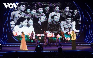 La route du siècle: hommage artistique à l’héritage du Président Hô Chi Minh