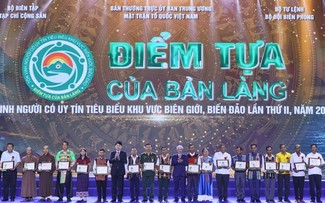 Hanoï honore les “Piliers du village” pour leur engagement communautaire exemplaire