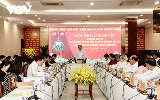 Trân Thanh Mân travail avec le comité du Parti de la province de Binh Phuoc