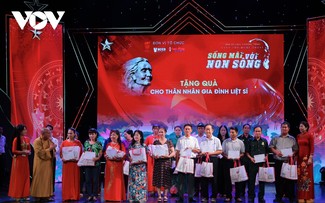 Hanoi: Une soirée pour perpétuer la mémoire des martyrs
