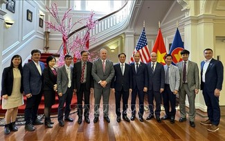 รัฐมนตรีต่างประเทศ บุ่ยแทงเซิน เข้าร่วมการเสวนาเกี่ยวกับความสัมพันธ์ระหว่างเวียดนามกับสหรัฐในสถาบัน Brookings