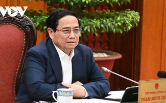 นายกรัฐมนตรี ฝ่ามมิงชิ้ง เป็นประธานการประชุมเกี่ยวกับนโยบายการเงิน