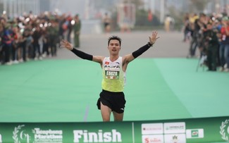 Đỗ Quốc Luật trở thành nhà vô địch Tiền Phong Marathon 9 lần liên tiếp