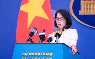 Việt Nam phản đối Trung Quốc lắp đặt phao đèn báo hiệu tại Trường Sa