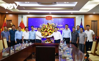 Phó Trưởng Ban Thường trực Ban Tuyên giáo Trung ương Lại Xuân Môn đến thăm và chúc mừng Đài Tiếng nói Việt Nam