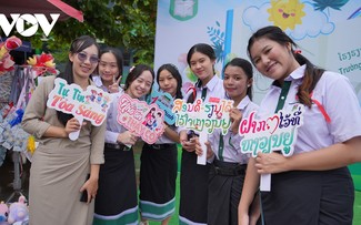 Trường song ngữ Lào-Việt Nam Nguyễn Du bế giảng năm học 2023-2024